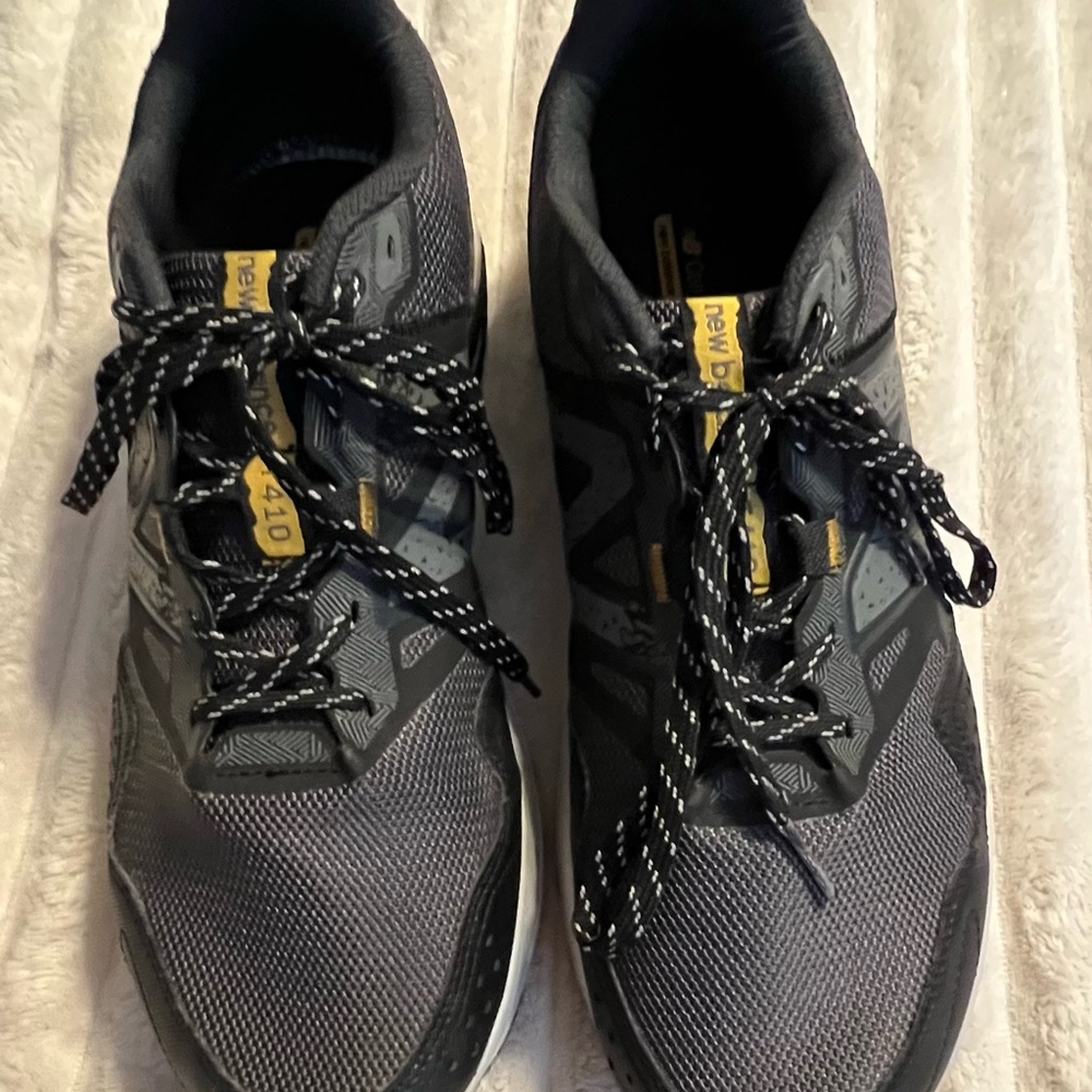 New Balance Black and Gray Sneakers with Breathable Mesh